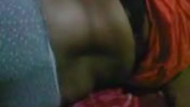 Cornudo Sissy marido masturbándose viéndola videos de sexo con subtitulos en español follada por BBC