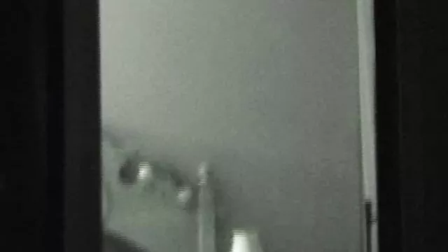 Rubia ardiente exhibe su cuerpo increíblemente hentay sub en español sexy