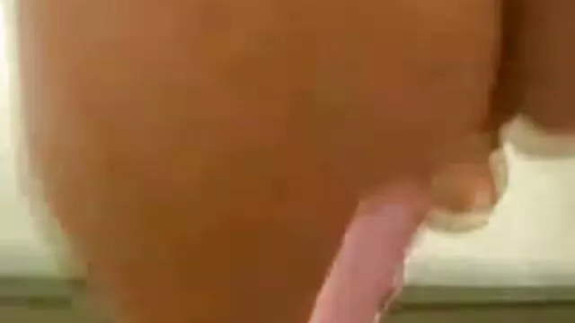 Caliente Sophia Laure disfruta de su videos porno hentai subtitulados en español primera sesión de fotos erótica en Publi