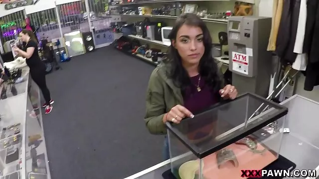 Upskirt rey 329 hentay en sub español